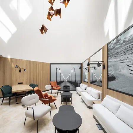 Baltic Waves & B110 米兹多洛杰